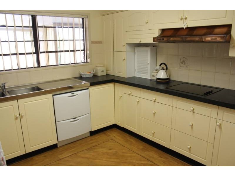19 Dunrossil Crescent, Bathurst NSW 2795