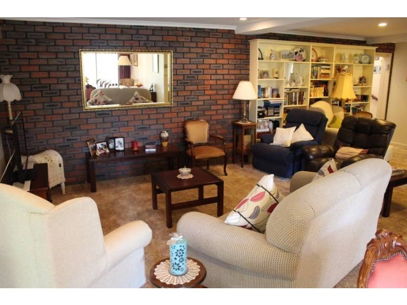 19 Dunrossil Crescent, Bathurst NSW 2795