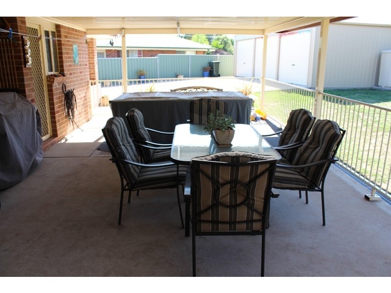 7 Lavis Place, Bathurst NSW 2795