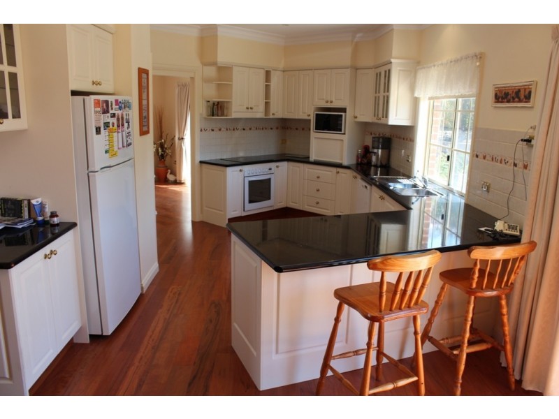 173 Peregrine Road, Bathurst NSW 2795