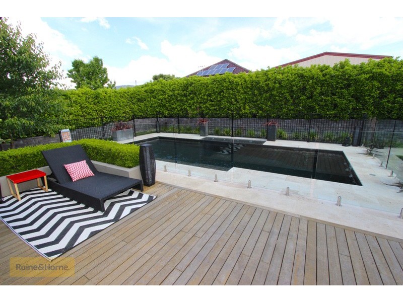 8 Howarth Close, Llanarth NSW 2795