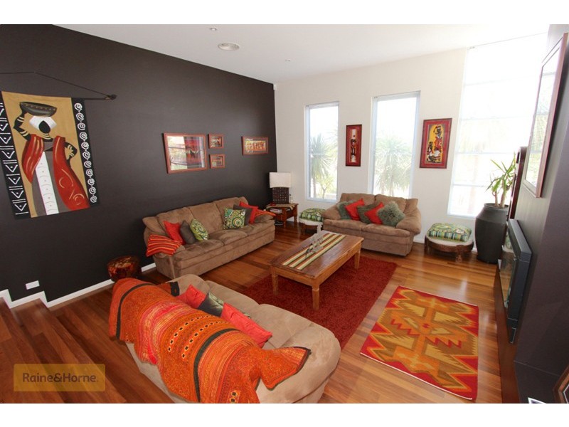 8 Howarth Close, Llanarth NSW 2795