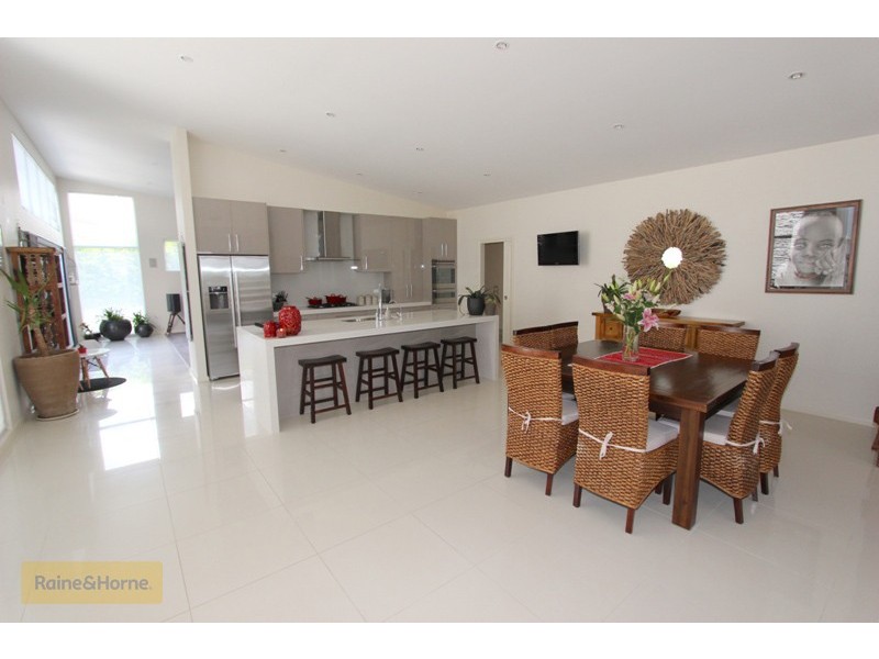 8 Howarth Close, Llanarth NSW 2795