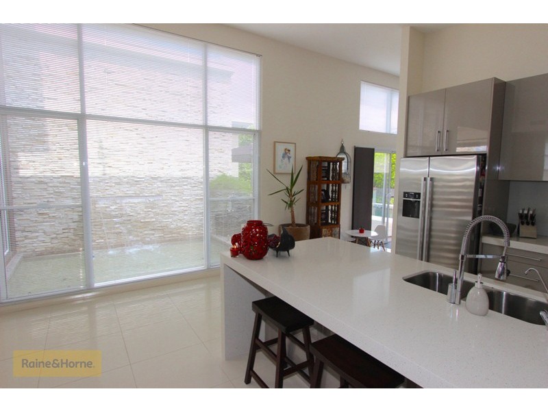 8 Howarth Close, Llanarth NSW 2795