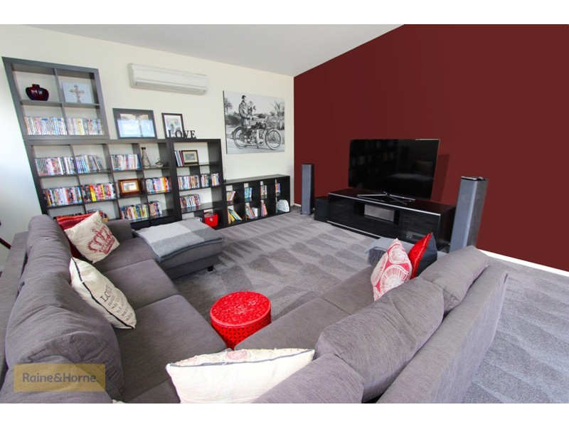 8 Howarth Close, Llanarth NSW 2795