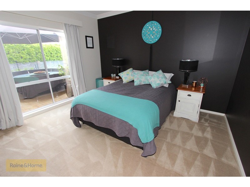 8 Howarth Close, Llanarth NSW 2795