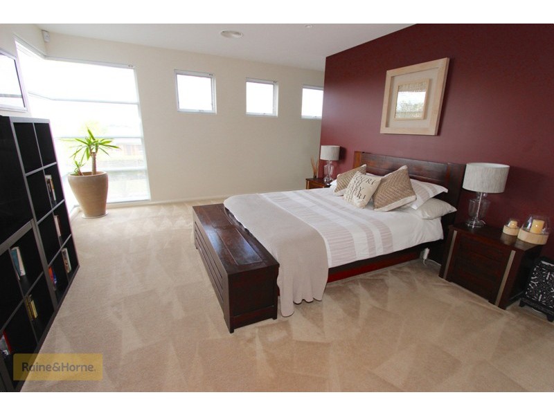 8 Howarth Close, Llanarth NSW 2795