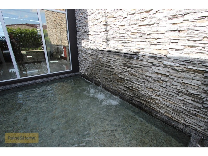 8 Howarth Close, Llanarth NSW 2795