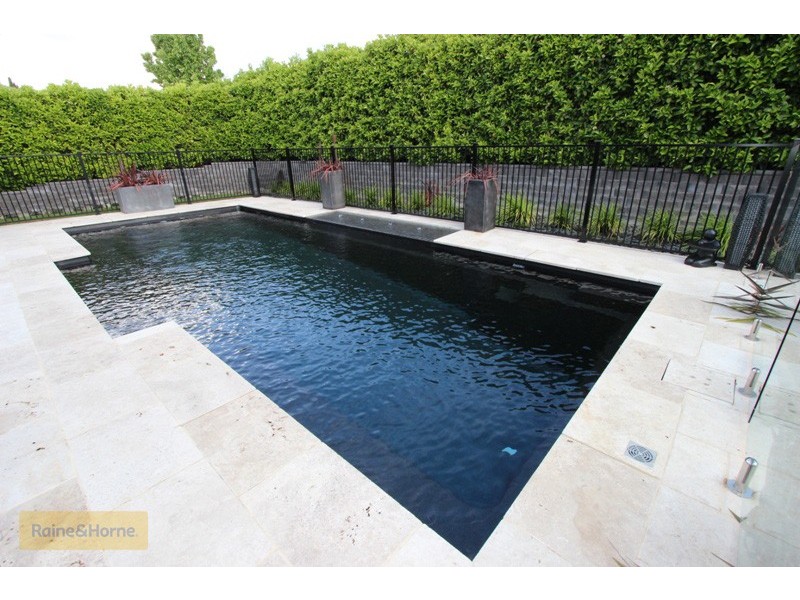 8 Howarth Close, Llanarth NSW 2795