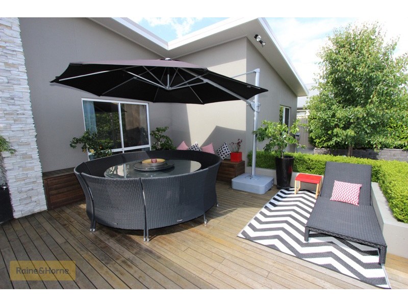 8 Howarth Close, Llanarth NSW 2795