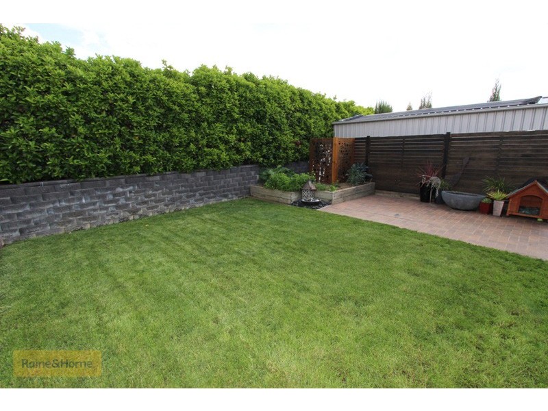 8 Howarth Close, Llanarth NSW 2795