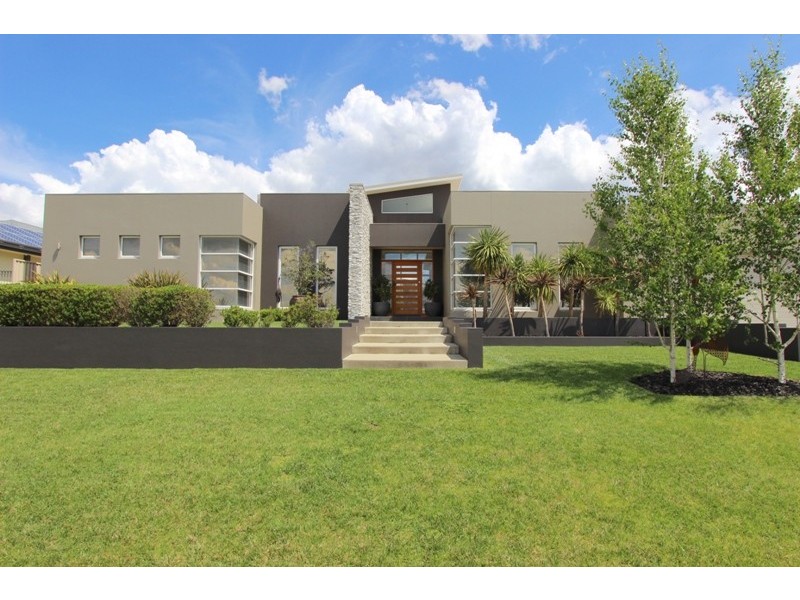 8 Howarth Close, Llanarth NSW 2795