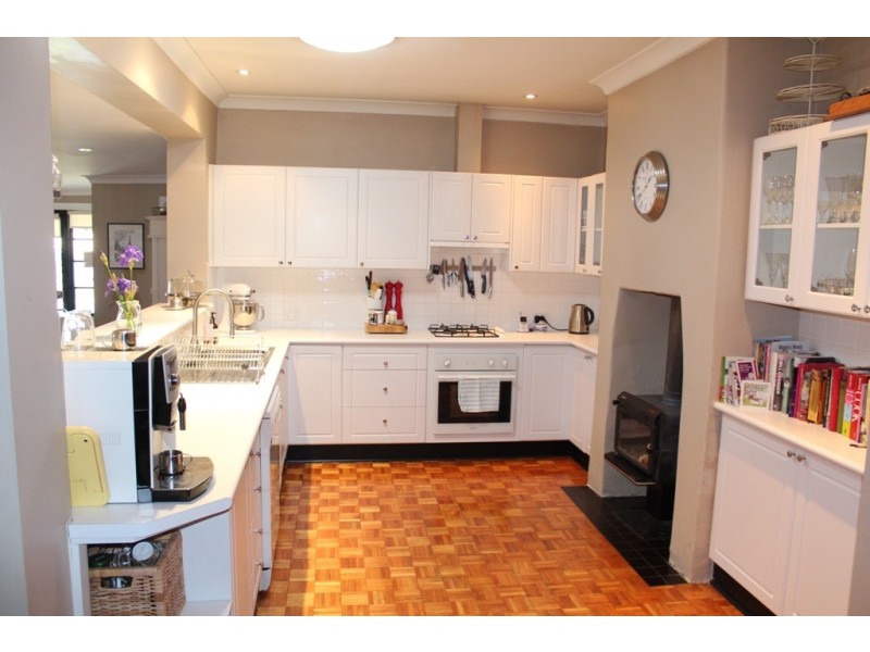 134 Seymour Street, Bathurst NSW 2795
