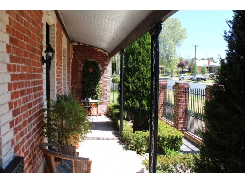 134 Seymour Street, Bathurst NSW 2795
