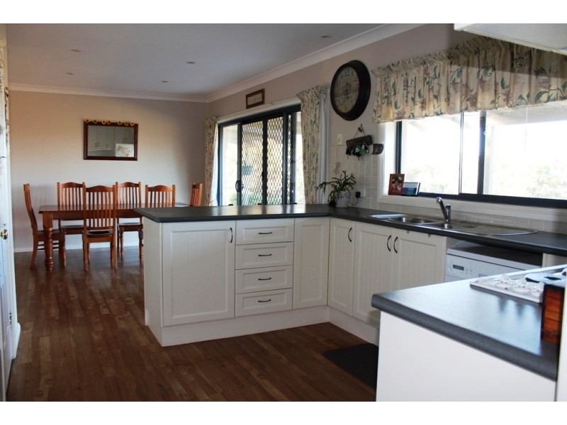 210 James White Drive, Bathurst NSW 2795