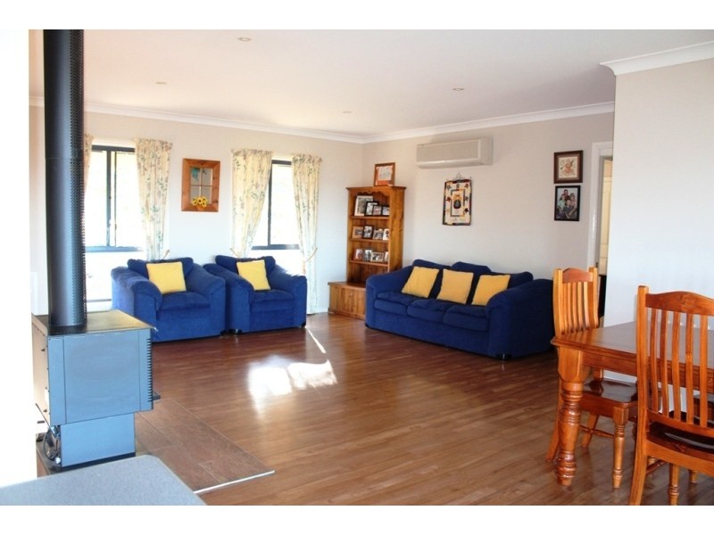 210 James White Drive, Bathurst NSW 2795