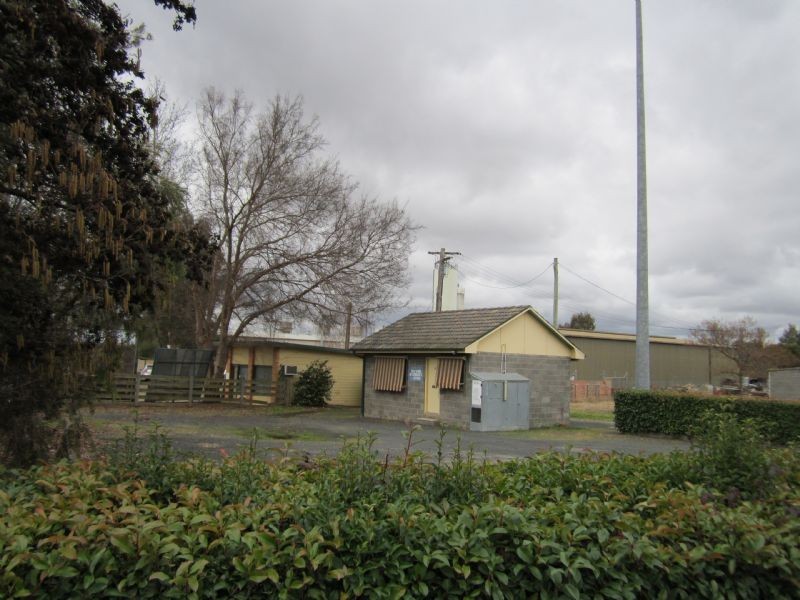 16a Vale Road, Bathurst NSW 2795