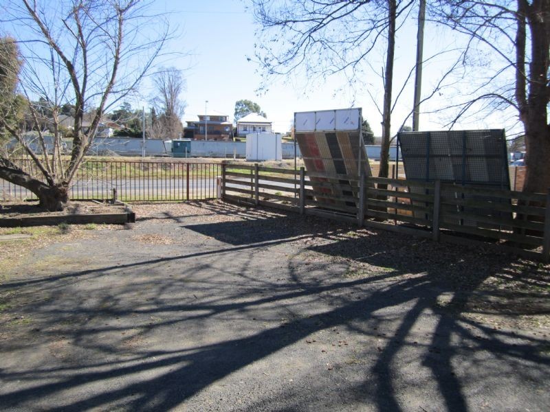 16a Vale Road, Bathurst NSW 2795