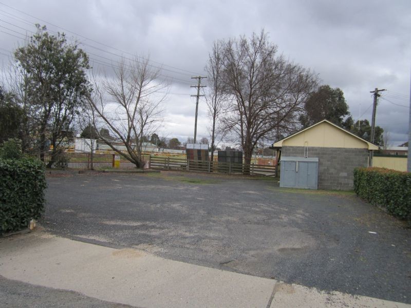 16a Vale Road, Bathurst NSW 2795