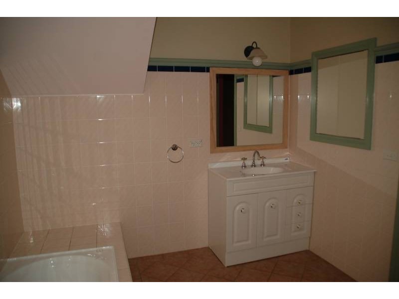 262 Peel Street, Bathurst NSW 2795