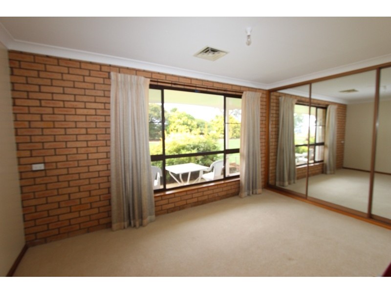 34 Woodside Drive, Mount Rankin NSW 2795