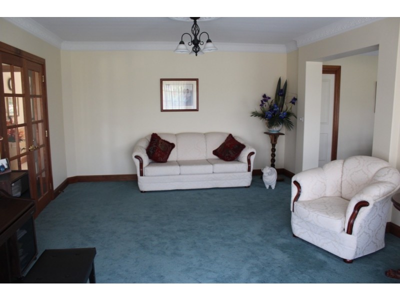 4a Delaware Crescent, Robin Hill NSW 2795