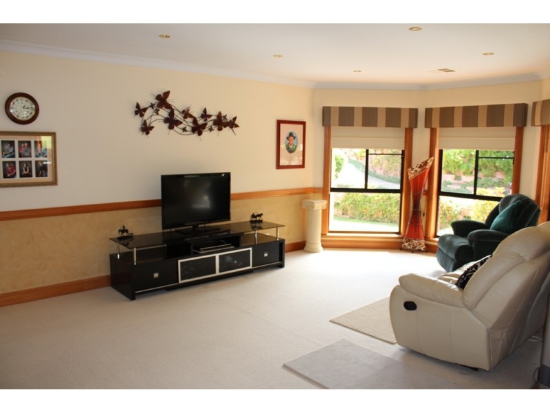 4a Delaware Crescent, Robin Hill NSW 2795