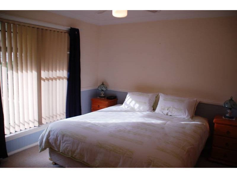 32 Stewart Street, Bathurst NSW 2795