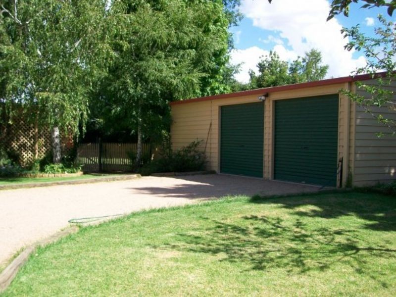 32 Stewart Street, Bathurst NSW 2795