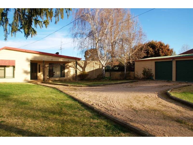 32 Stewart Street, Bathurst NSW 2795