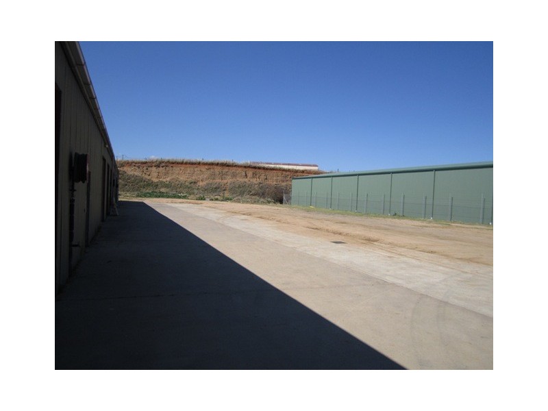 Shed 9 52 Lee Street, Kelso, Bathurst NSW 2795
