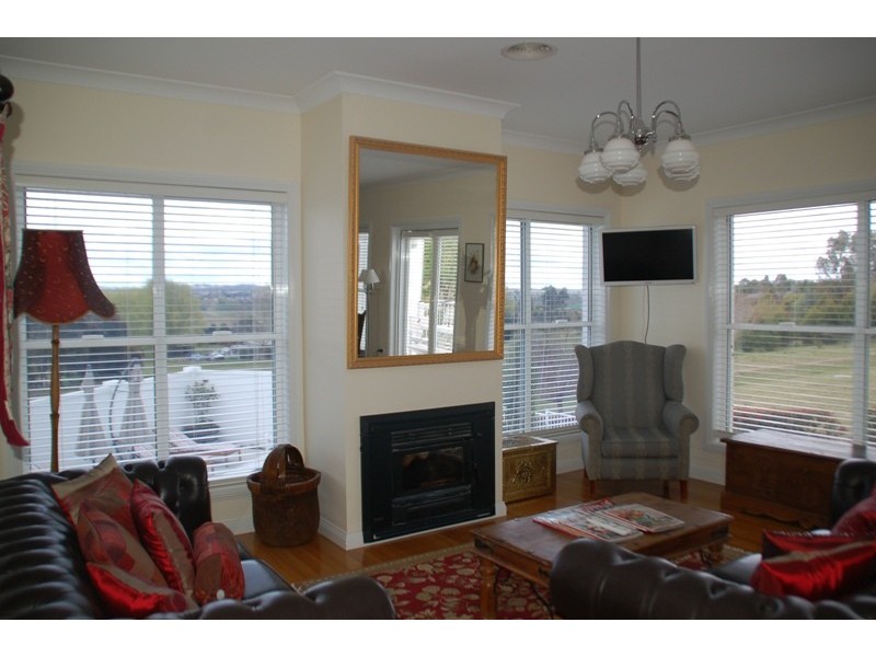 87 Blue Ridge Drive, Bathurst NSW 2795