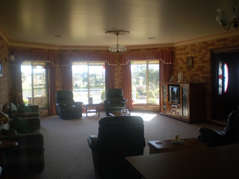 366a Laffing Waters Lane, Bathurst NSW 2795