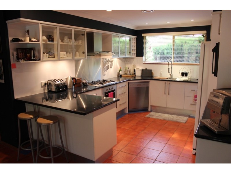 2 Rayburn Drive, Bathurst NSW 2795