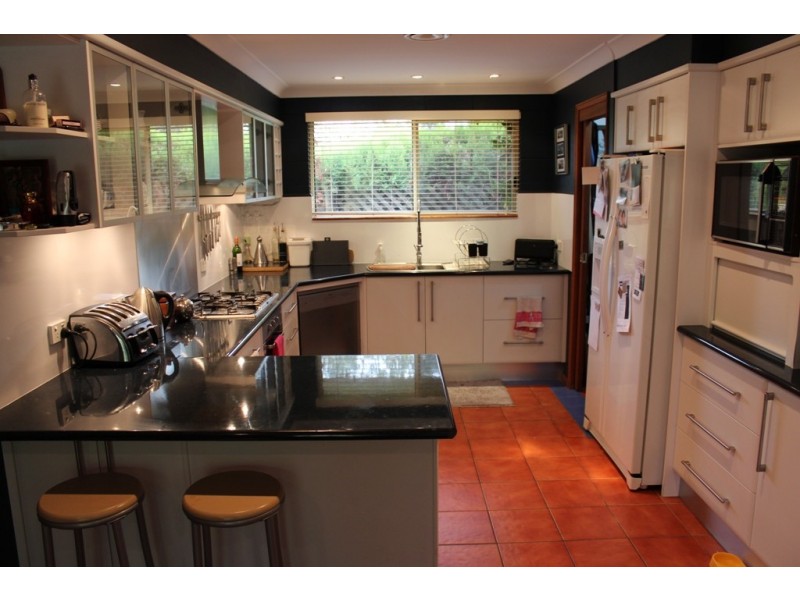 2 Rayburn Drive, Bathurst NSW 2795