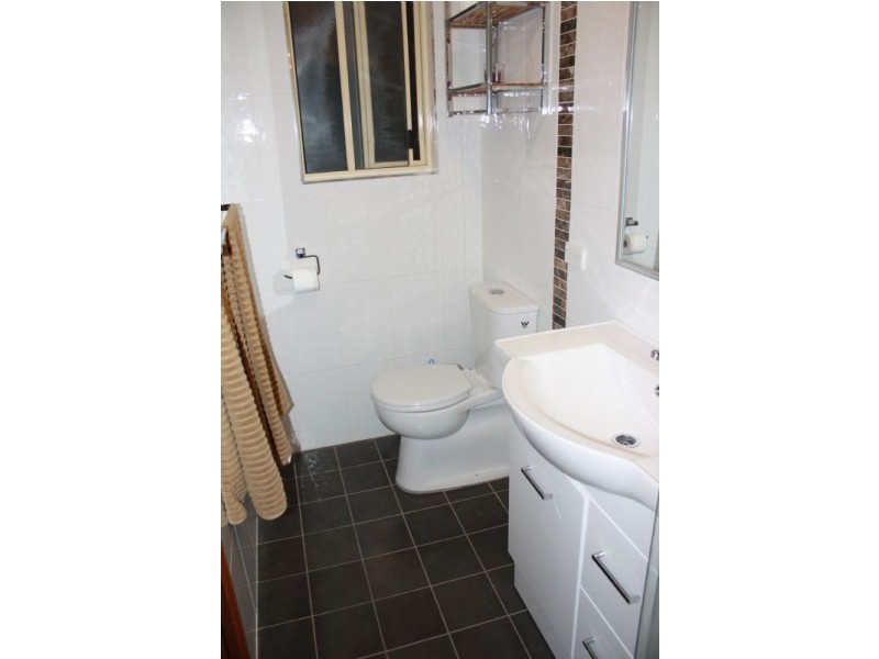 2 Rayburn Drive, Bathurst NSW 2795