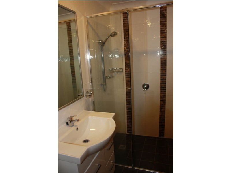 2 Rayburn Drive, Bathurst NSW 2795