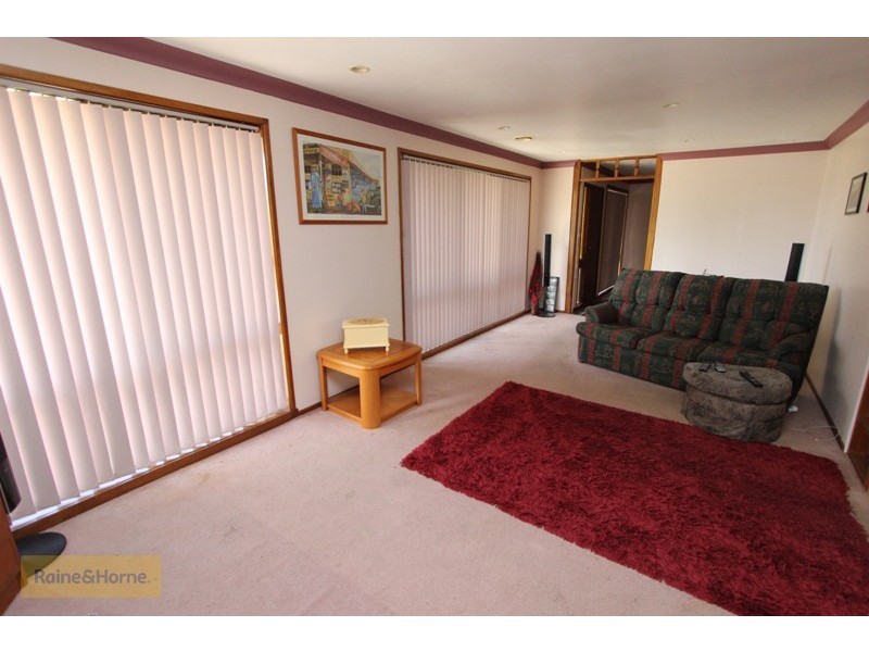 17 Napier Street, Windradyne NSW 2795