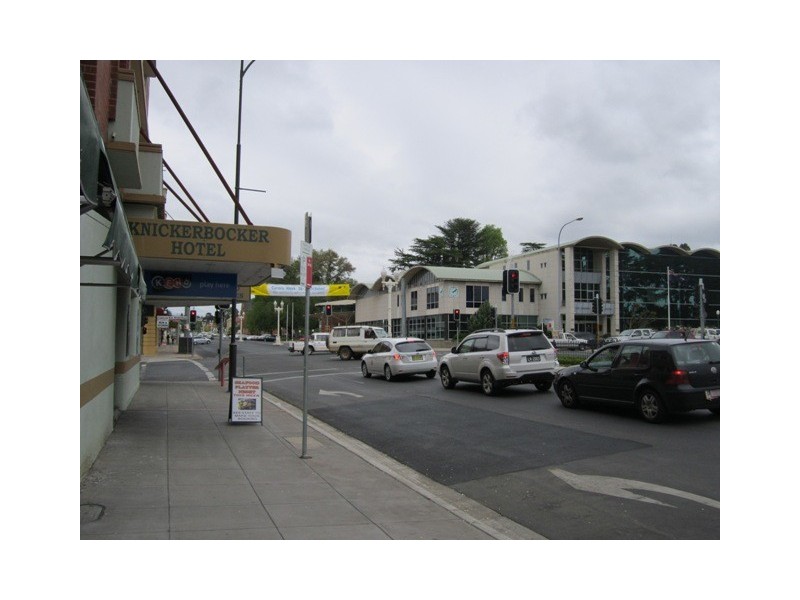 2/108 William, Bathurst NSW 2795