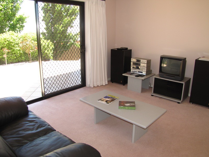 8 Cowpastures Grove, Bathurst NSW 2795