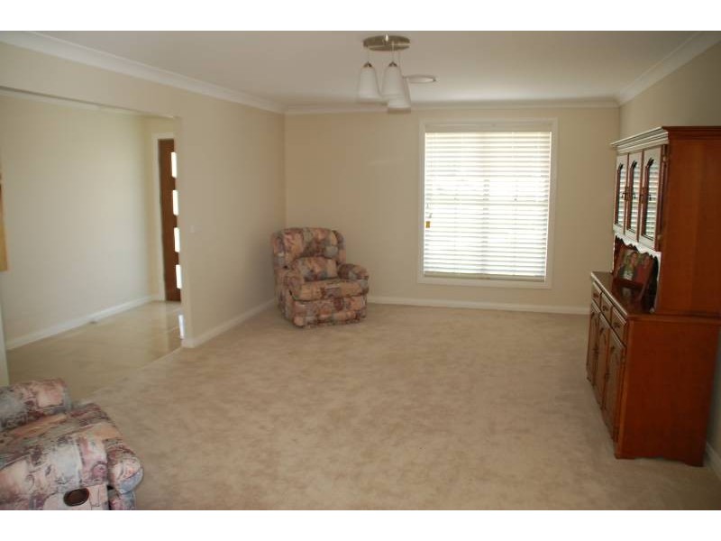 75 Freeman Circuit, Bathurst NSW 2795