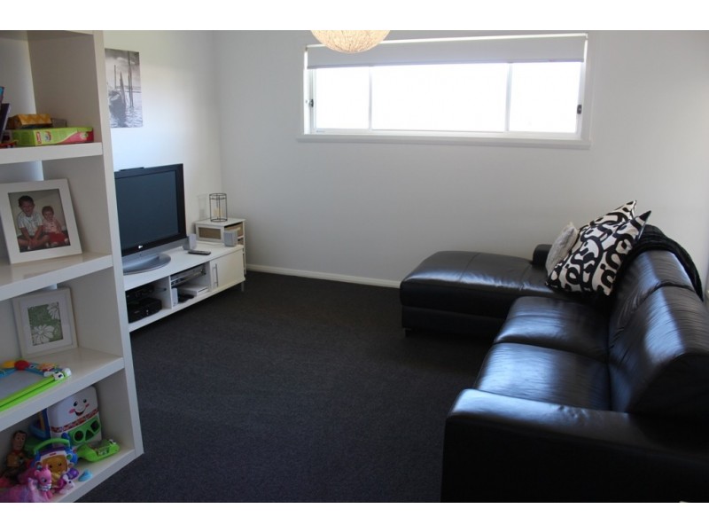 38 Cheviot Drive, Bathurst NSW 2795