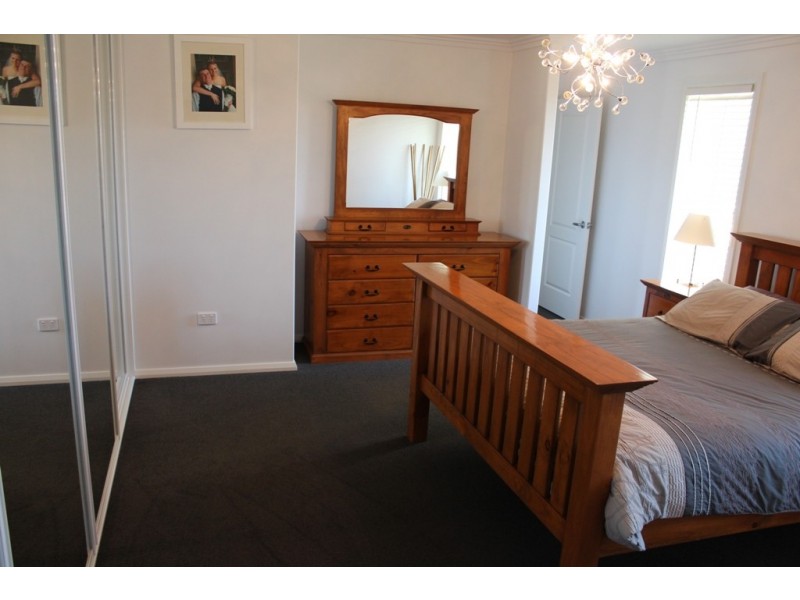 38 Cheviot Drive, Bathurst NSW 2795
