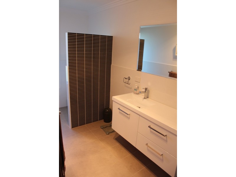 38 Cheviot Drive, Bathurst NSW 2795