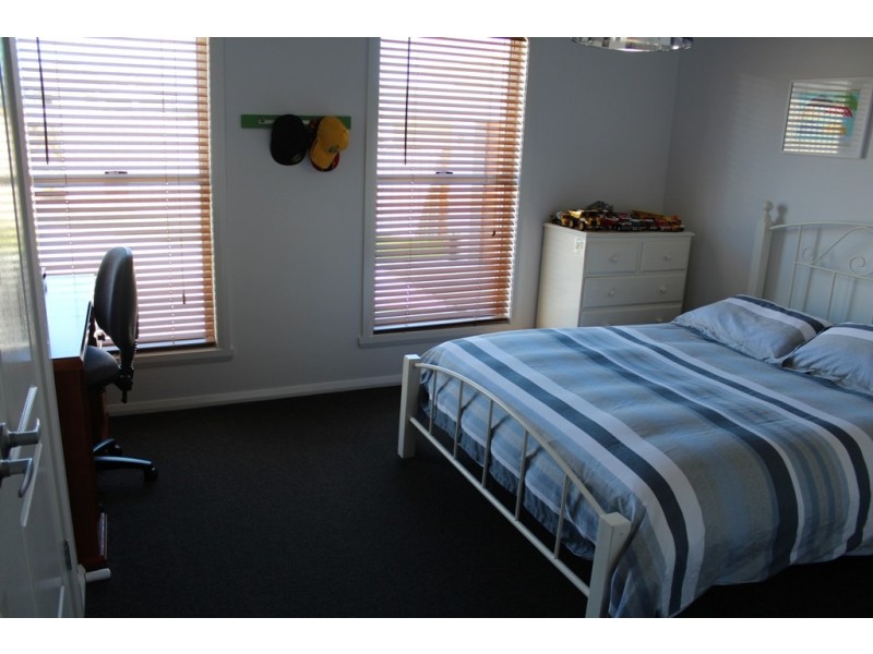 38 Cheviot Drive, Bathurst NSW 2795