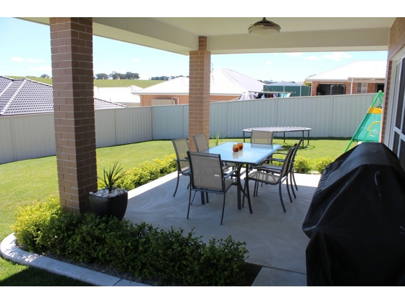 38 Cheviot Drive, Bathurst NSW 2795