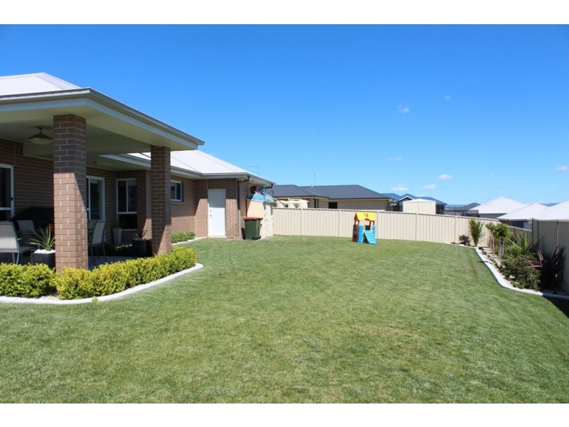 38 Cheviot Drive, Bathurst NSW 2795