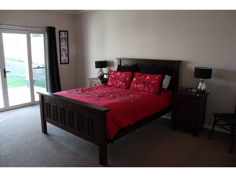 22 Carlyle Avenue, Bathurst NSW 2795