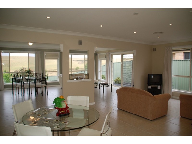 46 Emerald Drive, Bathurst NSW 2795