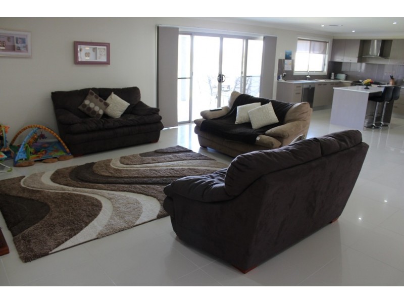 65 Darwin Drive, Bathurst NSW 2795